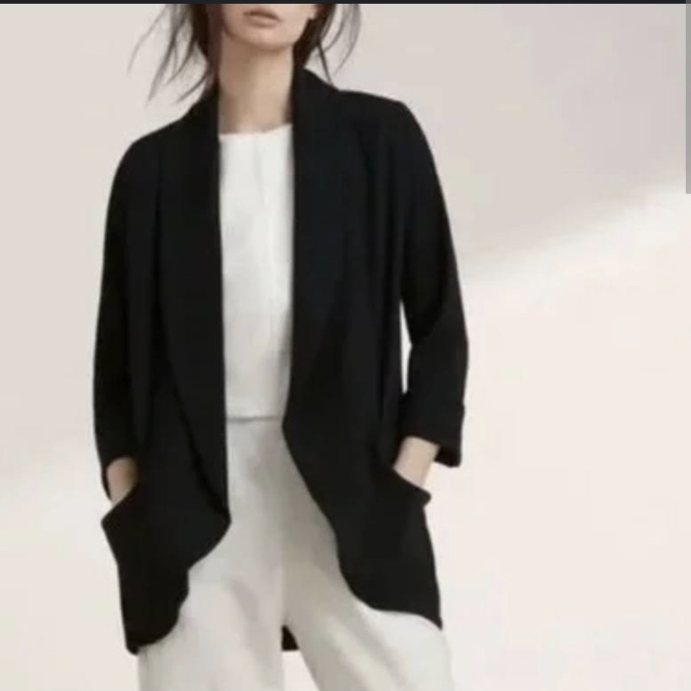 Aritzia black 3/4 sleeve blazer